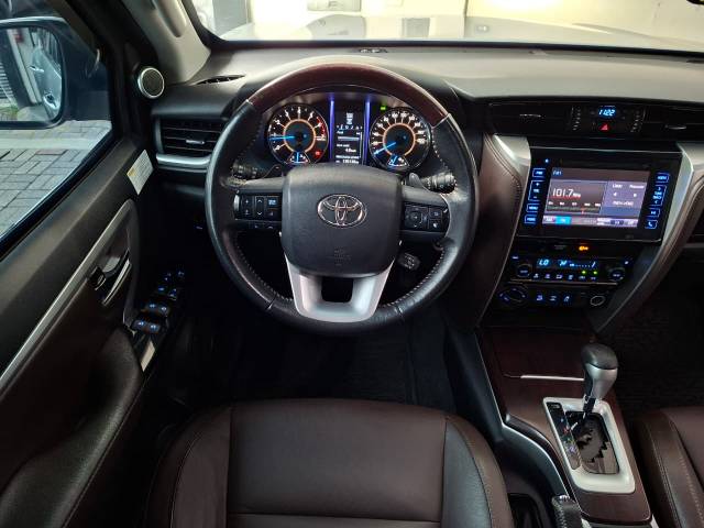 TOYOTA HILUX SWSRXA4FG - 2016/2016 - PRATA 24