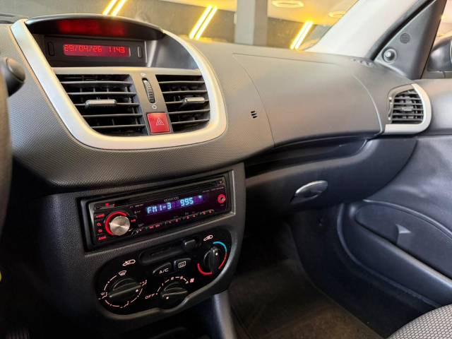 PEUGEOT 207 PASSION XR - 2012/2013 - PRATA 32